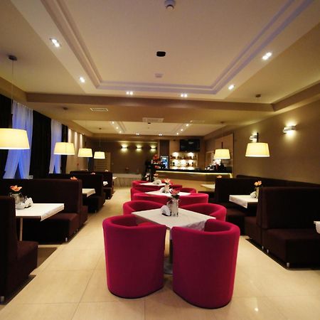 Hotel Hibiskus Boguchwała エクステリア 写真