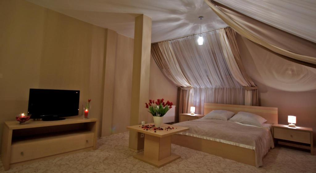 Hotel Hibiskus Boguchwała 部屋 写真