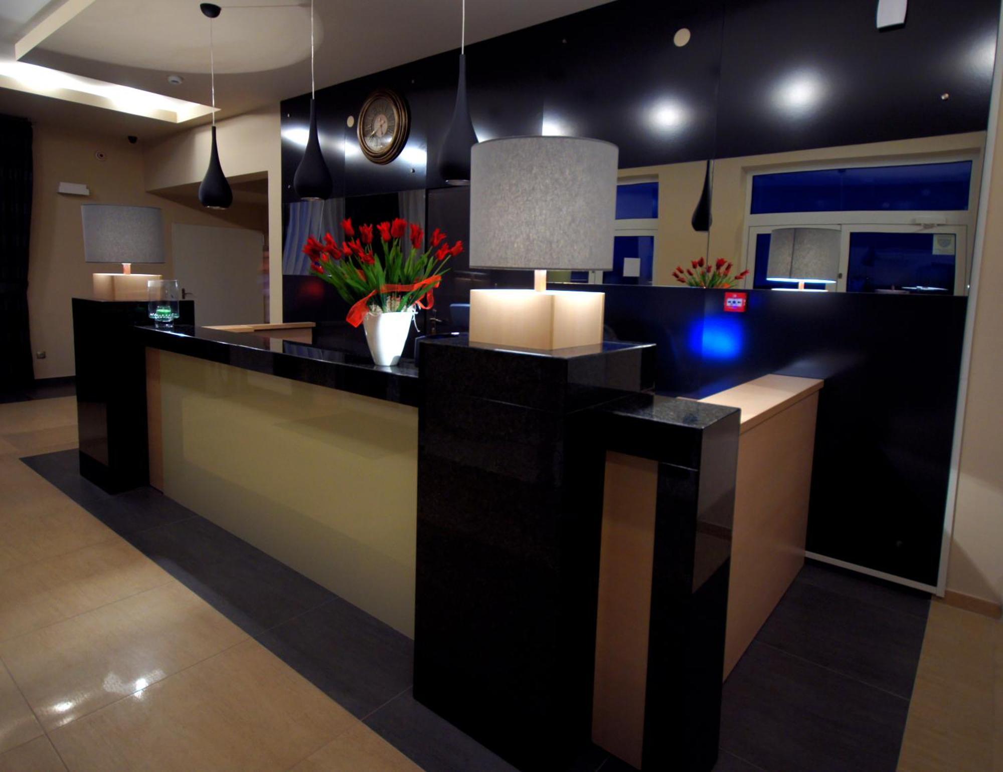 Hotel Hibiskus Boguchwała エクステリア 写真