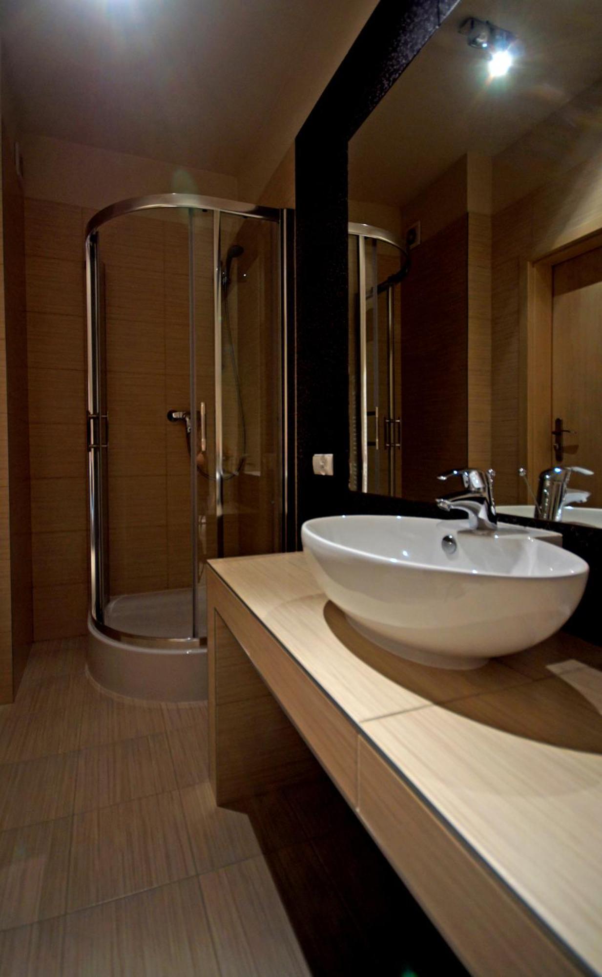 Hotel Hibiskus Boguchwała エクステリア 写真