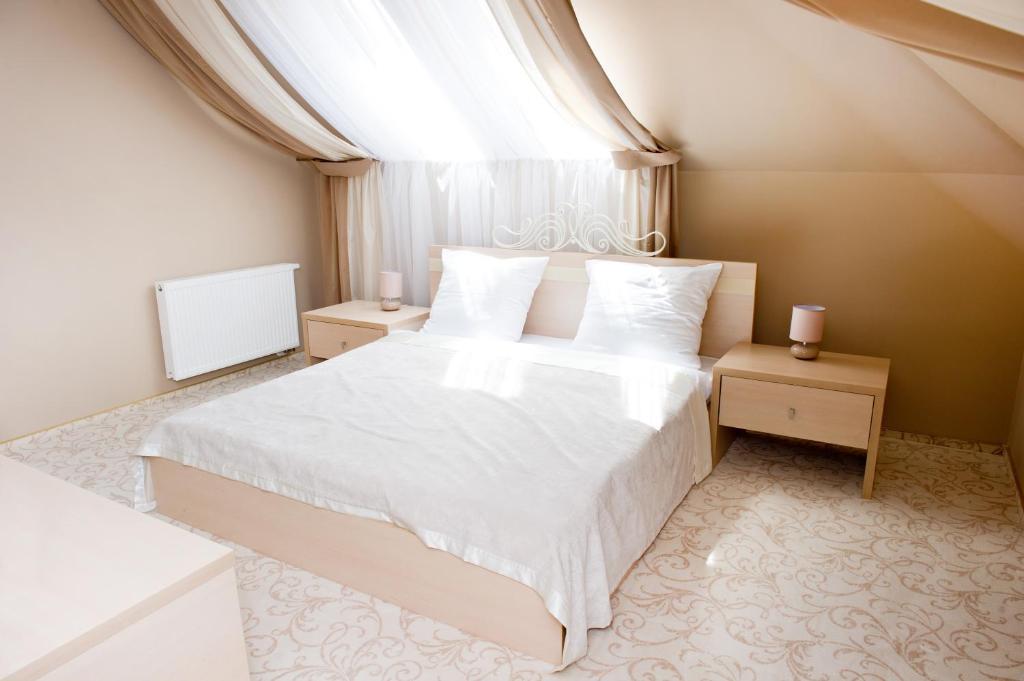 Hotel Hibiskus Boguchwała エクステリア 写真